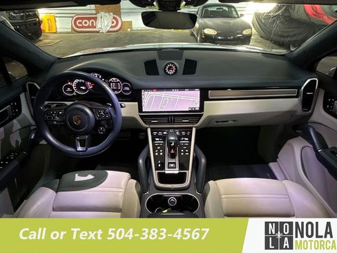 Used 2020 Porsche Cayenne Turbo image 31