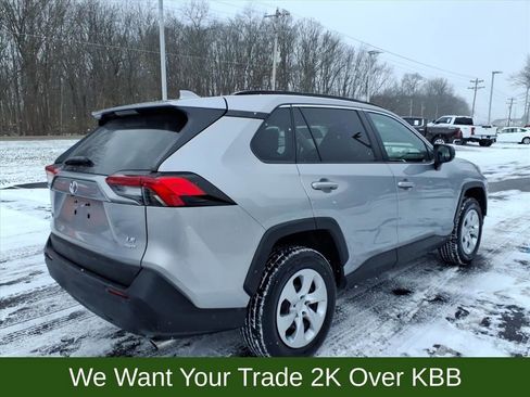 Used 2020 Toyota RAV4 LE image 6