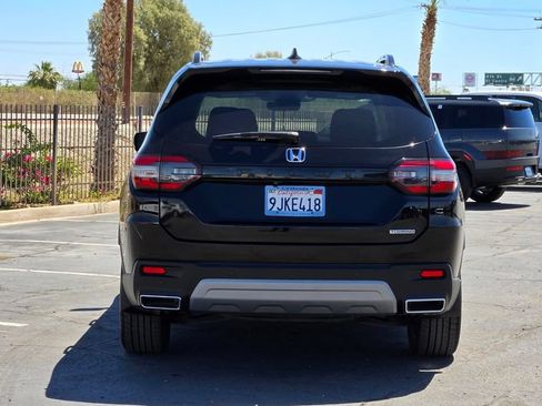 Used 2024 Honda Pilot Touring image 5