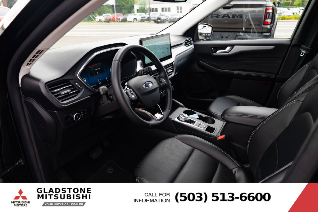 Used 2025 Ford Escape Platinum AWD/4WD image 21