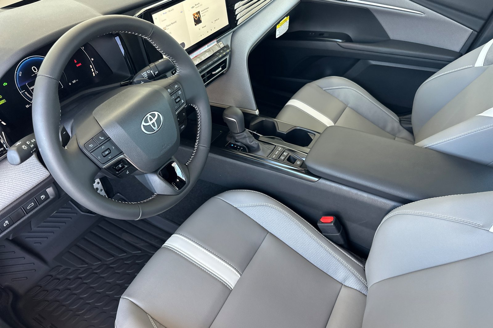 Certified 2026 Toyota Camry SE w/ Multimedia Upgrade Package FWD image 9