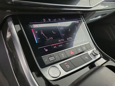 Used 2019 Audi Q8 Premium w/ Convenience Package AWD/4WD image 28