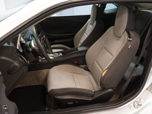 Used 2010 Chevrolet Camaro LT RWD image 4