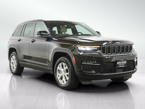 Used 2023 Jeep Grand Cherokee Limited AWD/4WD image 7