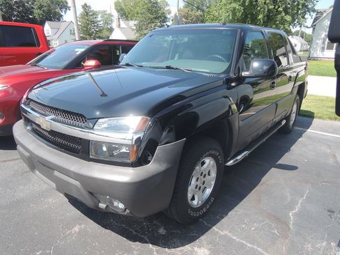 Used 2003 Chevrolet Avalanche 4x4 w/ The North Face Edition image 3
