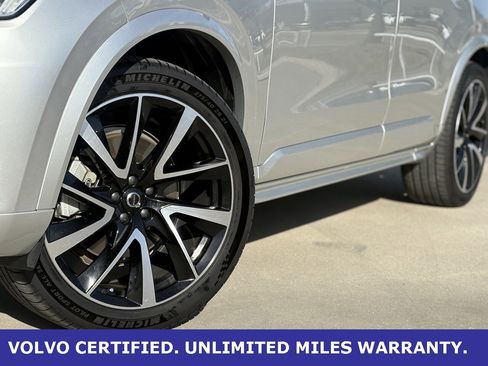 Certified 2022 Volvo XC90 T6 Momentum w/ Advanced Package image 7