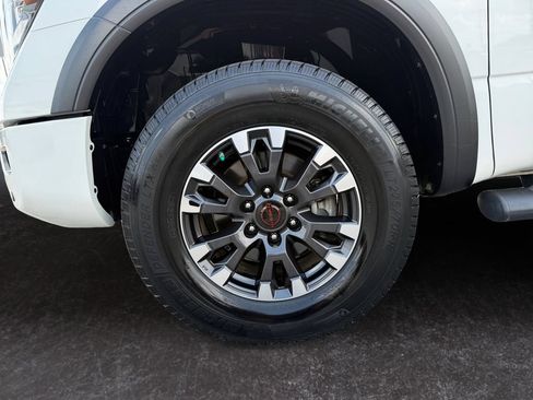 Used 2023 Nissan Titan PRO-4X w/ Pro-4x Convenience Package AWD/4WD image 9