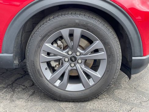 Used 2023 Ford Explorer XLT w/ Equipment Group 202A image 11