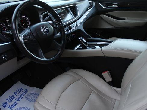 Used 2019 Buick Enclave Essence AWD/4WD image 11