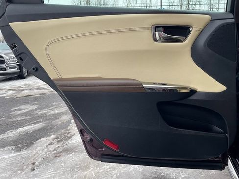 Used 2016 Toyota Avalon Limited image 11