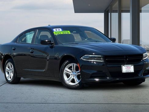 Used 2023 Dodge Charger SXT RWD image 2