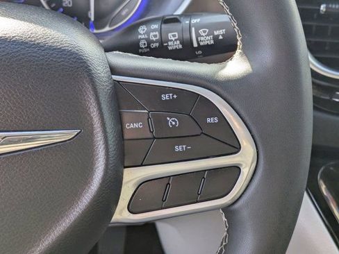 Used 2023 Chrysler Voyager LX image 24