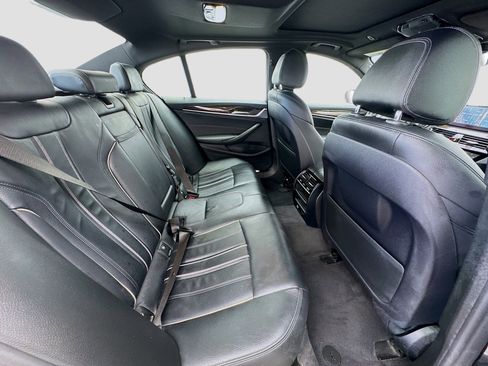 Used 2019 BMW 530i w/ Convenience Package RWD image 19