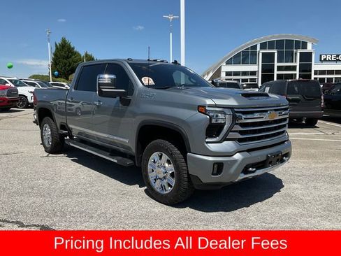 Used 2024 Chevrolet Silverado 3500 High Country w/ High Country Premium Package AWD/4WD image 3
