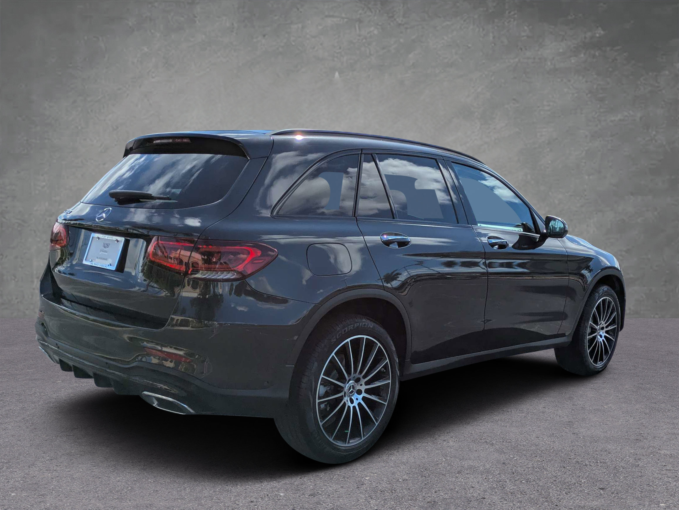 Used 2022 Mercedes-Benz GLC 300 image 4