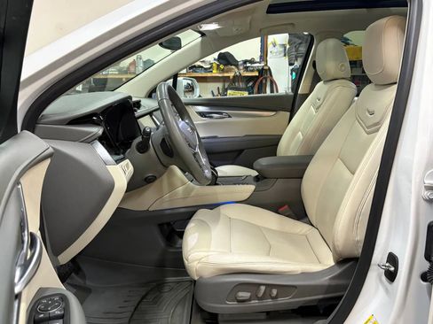 Used 2019 Cadillac XT5 Luxury image 16