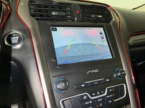 Used 2019 Ford Fusion SE FWD image 23