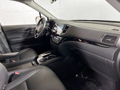 Used 2021 Honda Pilot Touring image 32