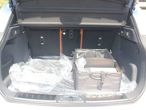 New 2026 Jaguar F-PACE R-Dynamic S image 12