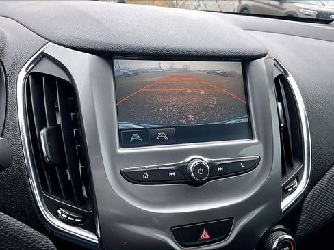 Used 2017 Chevrolet Cruze LT w/ Convenience Package image 21