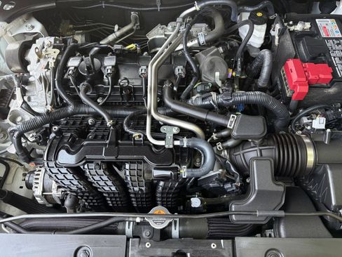 Used 2025 Nissan Altima 2.5 SV FWD image 32