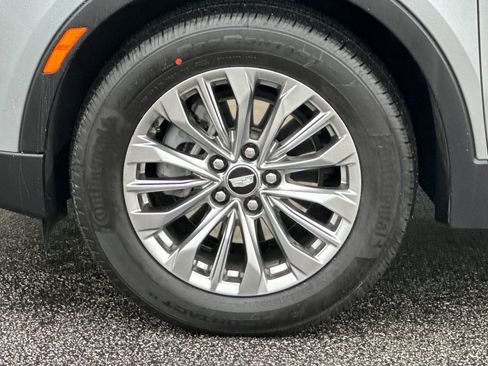 Used 2024 Cadillac XT4 Premium Luxury image 36