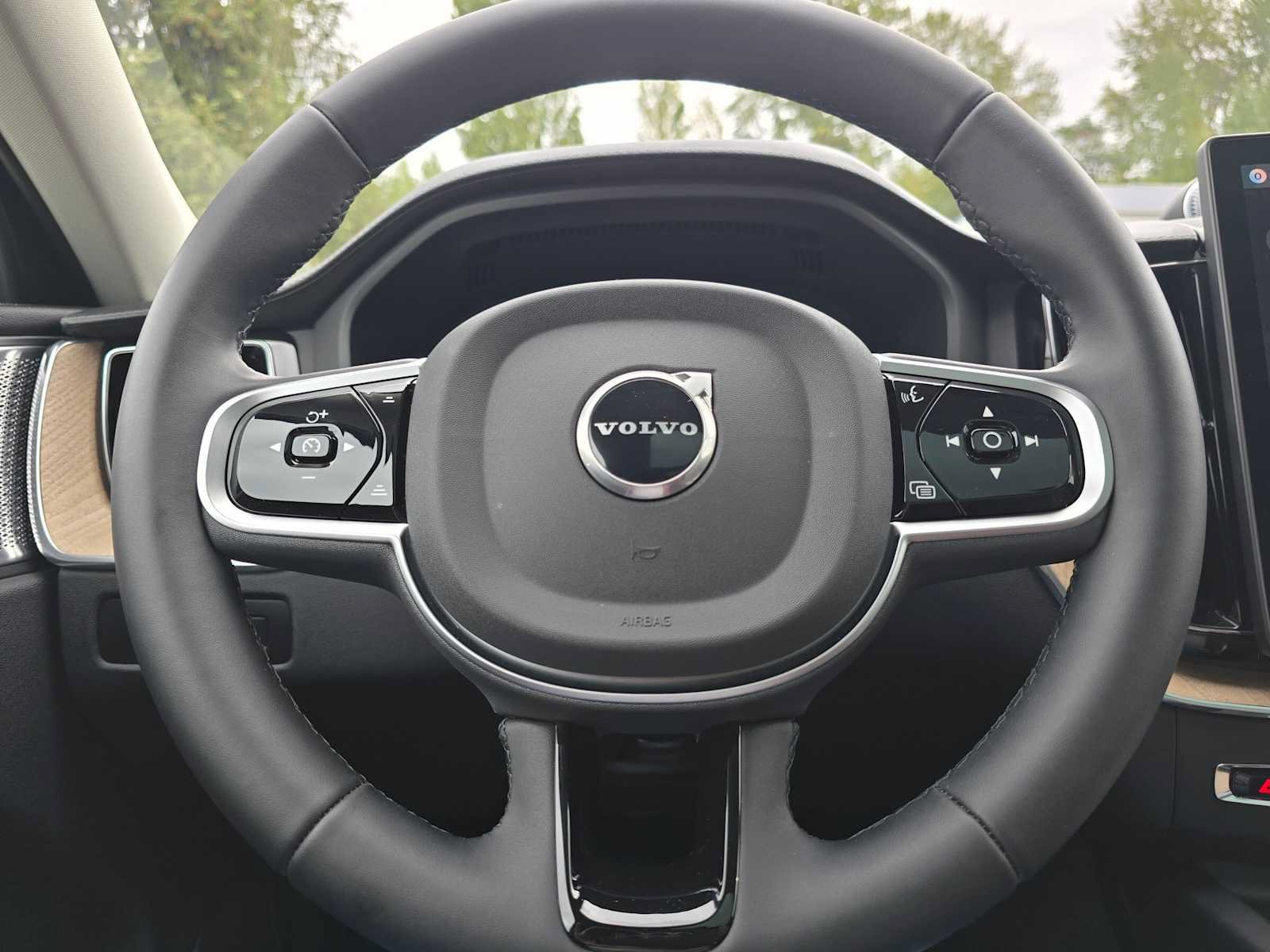 Certified 2026 Volvo XC60 T8 Ultra w/ Climate Package AWD/4WD image 25