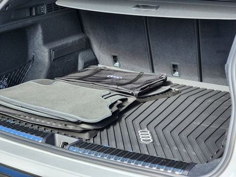 New 2025 Audi SQ5 Prestige image 29