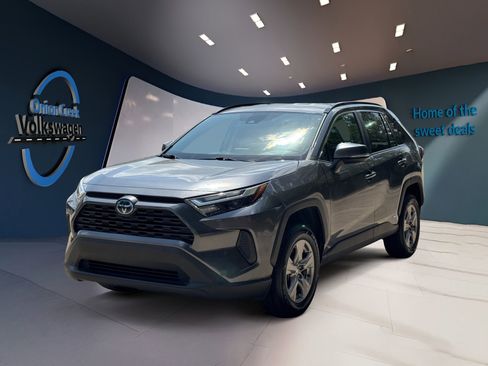 Used 2024 Toyota RAV4 XLE AWD/4WD image 8