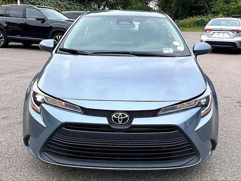 Used 2024 Toyota Corolla LE FWD image 2