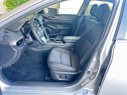 Used 2024 Nissan Altima 2.5 SV image 27