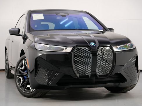 Used 2022 BMW iX xDrive50 w/ Sport Package image 4