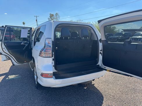 Used 2017 Lexus GX 460 image 26
