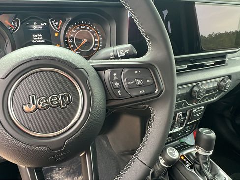 New 2026 Jeep Gladiator Sport AWD/4WD image 23