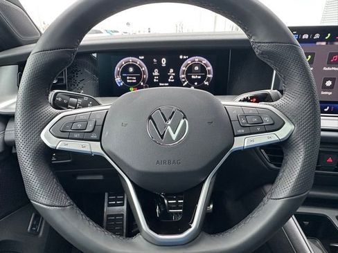 New 2026 Volkswagen Tiguan SE R-Line image 41