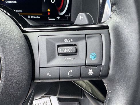 Used 2024 Nissan Pathfinder Platinum image 25