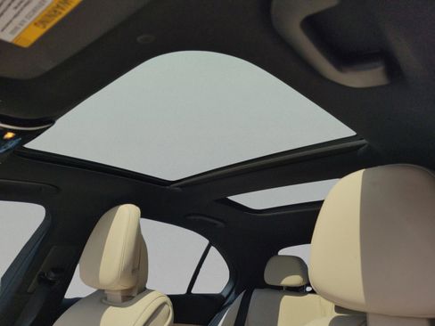 Used 2023 Mercedes-Benz C 300 Sedan image 26