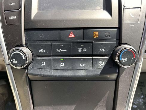 Used 2017 Toyota Camry LE FWD image 25