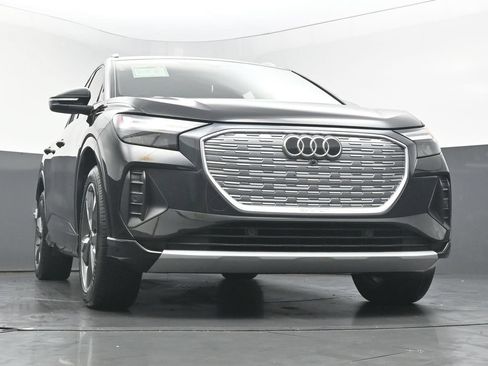 Used 2022 Audi Q4 e-tron Premium Plus w/ Premium Plus AWD/4WD image 5