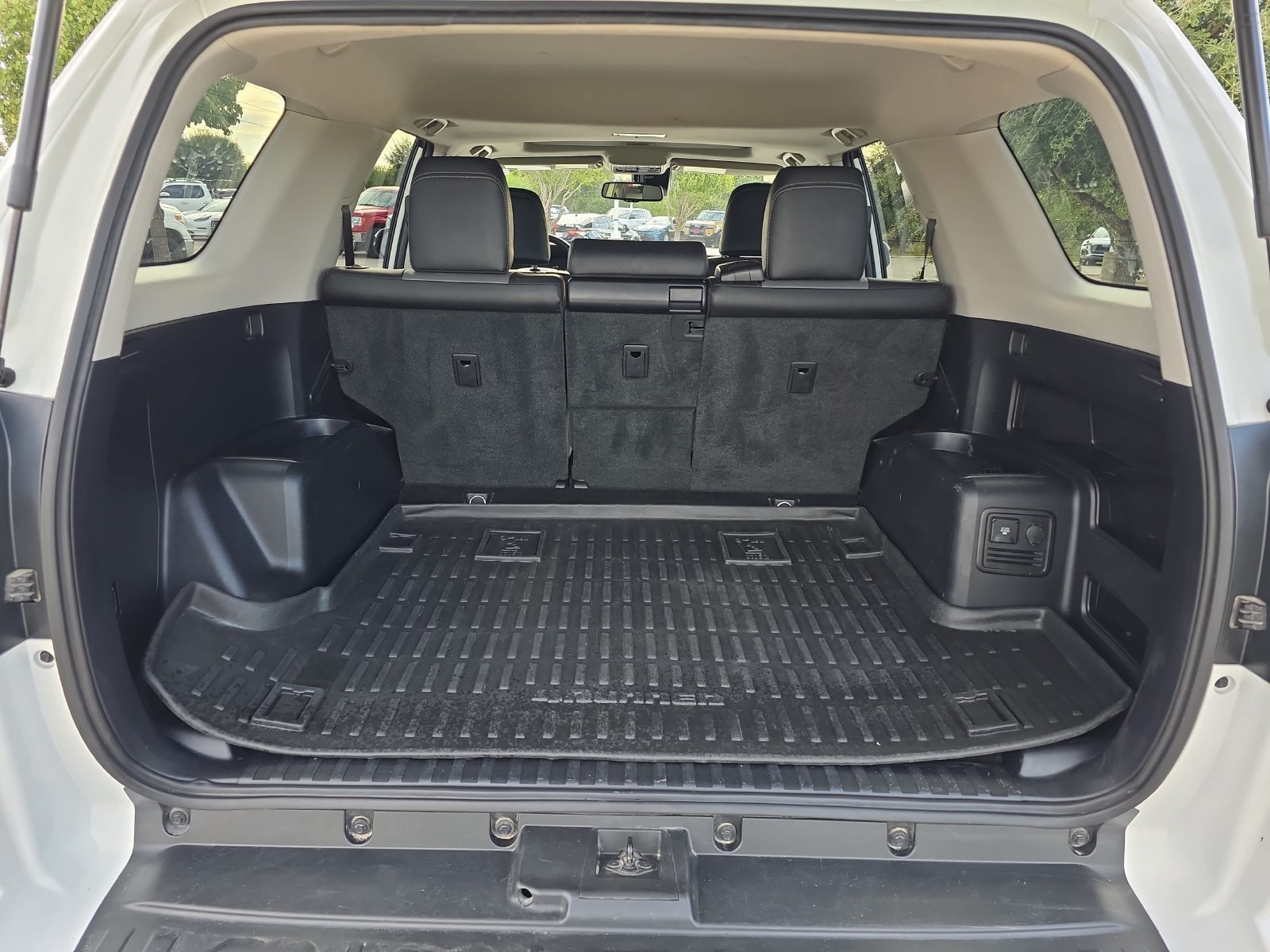 Used 2023 Toyota 4Runner SR5 Premium w/ Moonroof Package RWD image 31