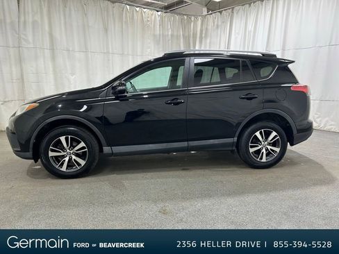 Used 2018 Toyota RAV4 XLE image 5