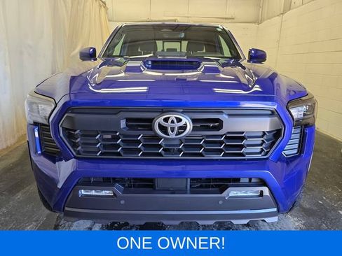 Used 2024 Toyota Tacoma TRD Sport w/ TRD Sport Upgrade Package AWD/4WD image 3