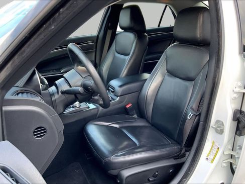Used 2023 Chrysler 300 Touring L AWD/4WD image 8
