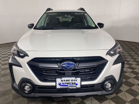 Used 2025 Subaru Outback Premium AWD/4WD image 12