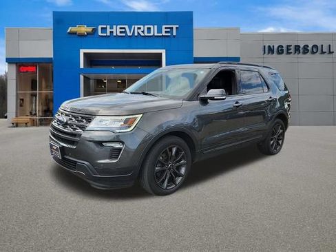 Used 2018 Ford Explorer XLT w/ Equipment Group 202A AWD/4WD image 3