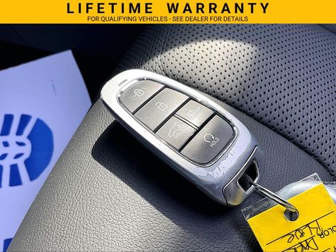Used 2022 Hyundai Santa Fe SEL w/ Convenience + Premium Package AWD/4WD image 11