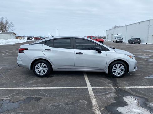 Used 2024 Nissan Versa S w/ Trunk Package image 8