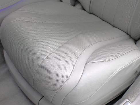 Used 2015 Mercedes-Benz S 550 Sedan image 35