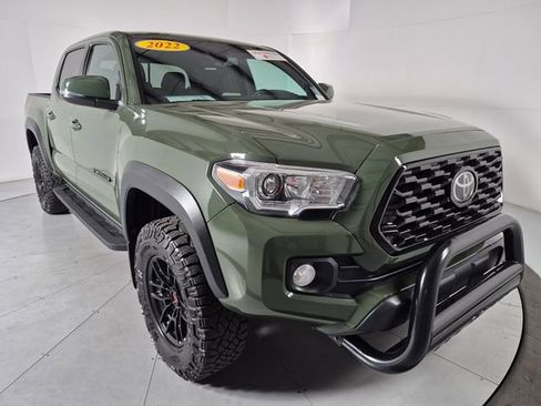 Certified 2022 Toyota Tacoma TRD Off-Road w/ Technology Package AWD/4WD image 6