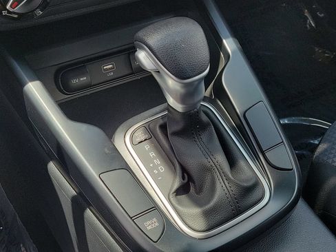 Used 2025 Kia Soul LX FWD image 24